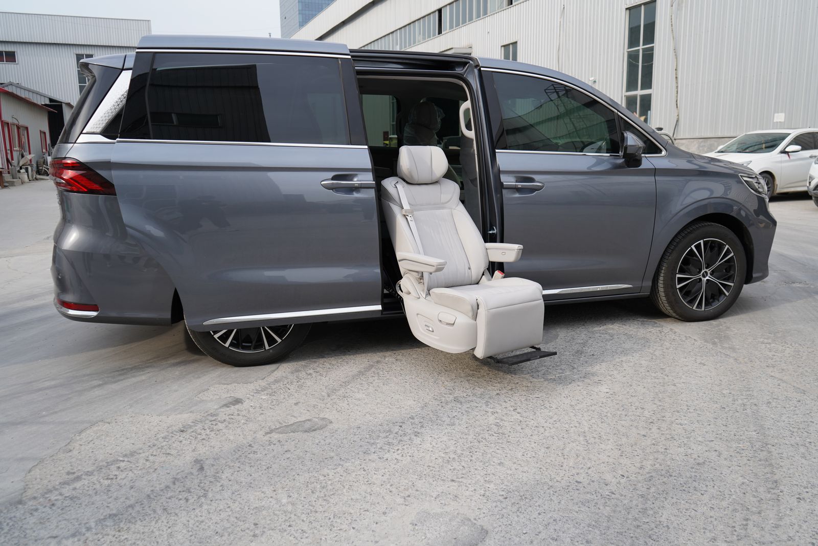 Minivan example photo 2